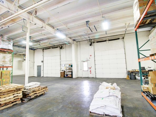 Outstanding Warehouse & Office For Sublease in Gunbarrel-Suite 100